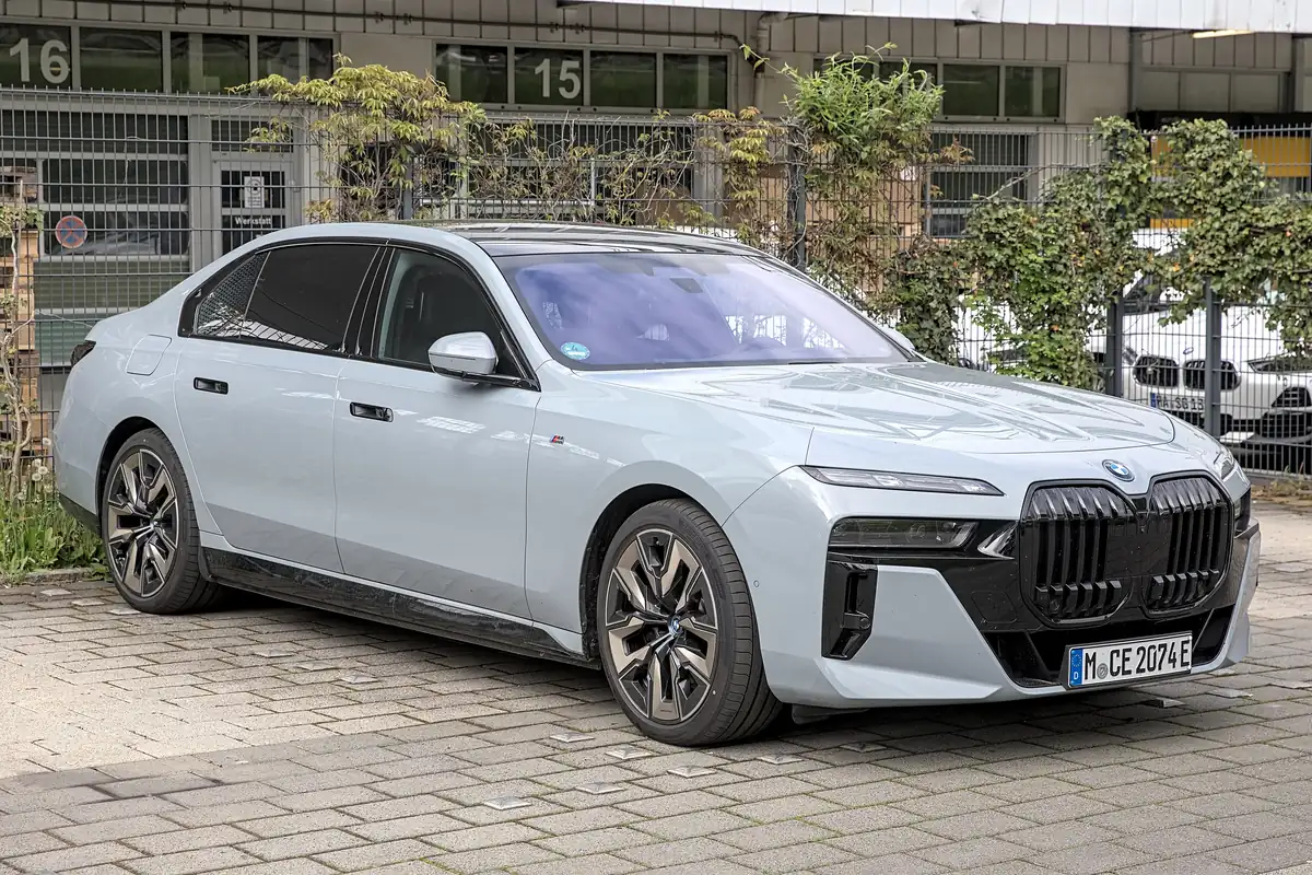 Silver BMW i7 electric sedan, one of the BMW 2027 models getting a major refresh